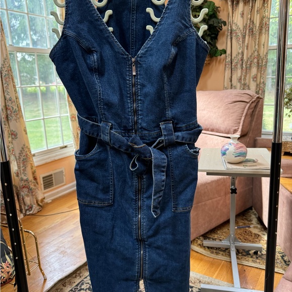Venus Denim Dress With Zipper - Picture 4 of 5